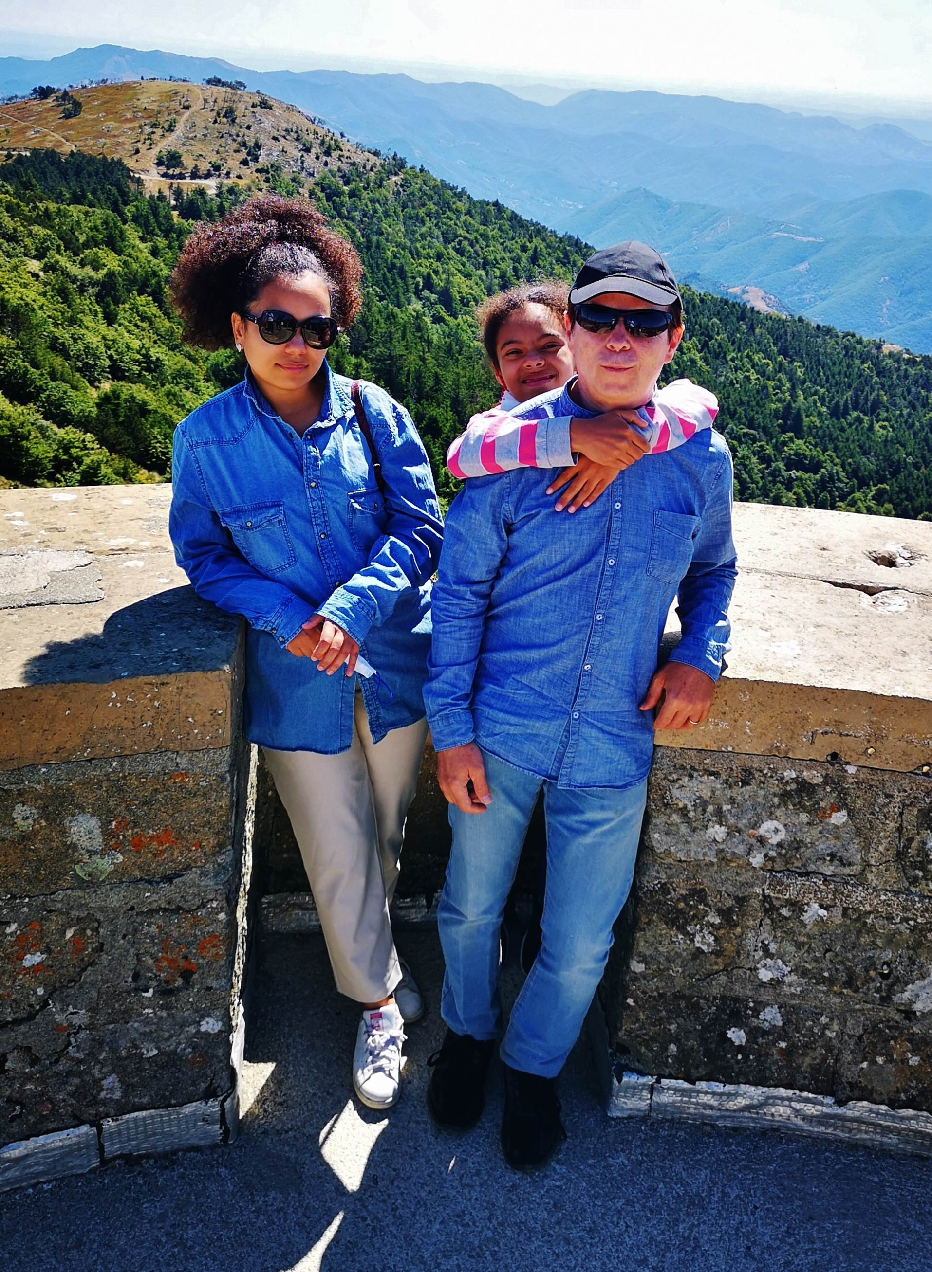 Une image contenant personne, extrieur, montagne, nature

Description gnre automatiquement